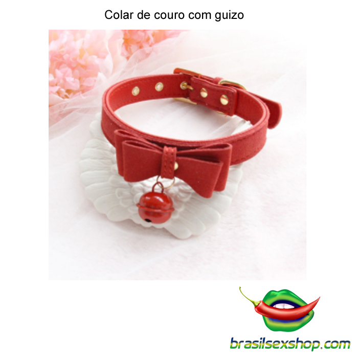 Colar de couro com guizo